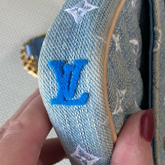 💙LV DENIM💙Louis Vuitton denim Pochette on chain - Picture 9 of 14